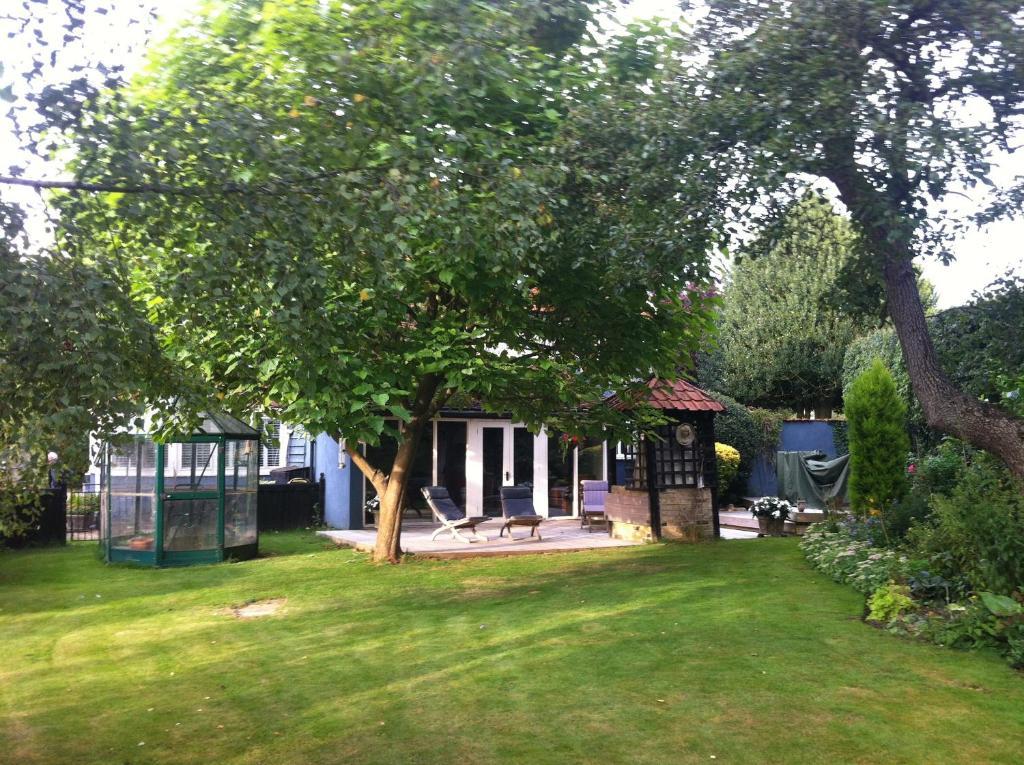 Bonningtons Stansted Self Catering Hotel Stansted Mountfitchet Bilik gambar