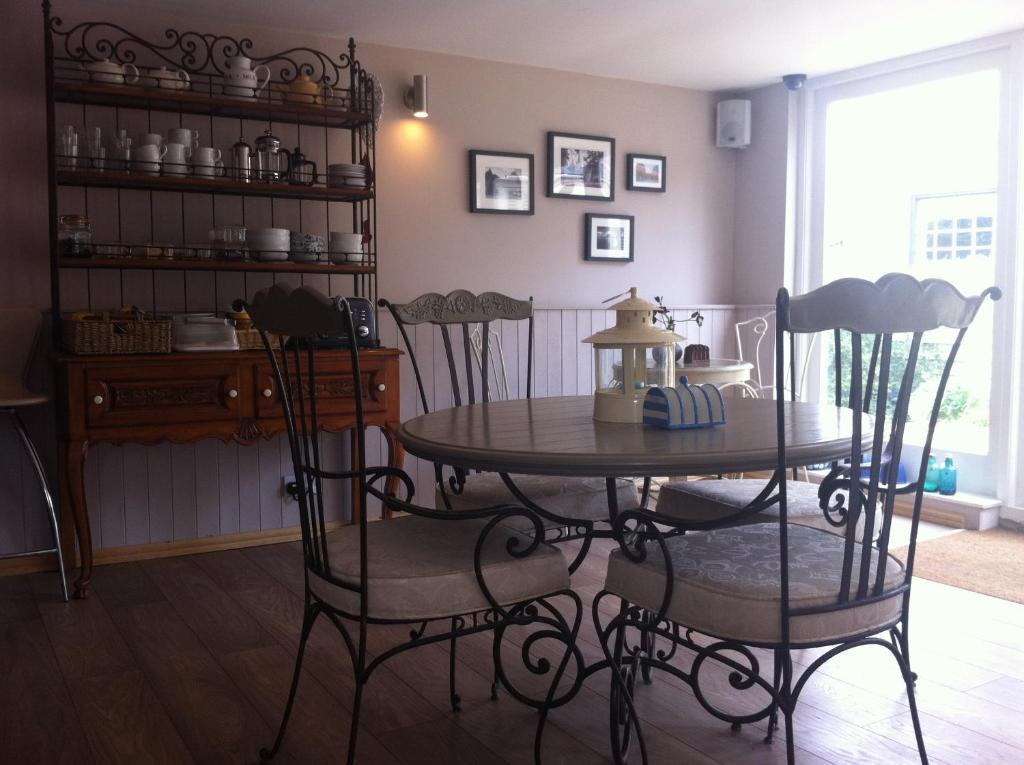 Bonningtons Stansted Self Catering Hotel Stansted Mountfitchet Bilik gambar