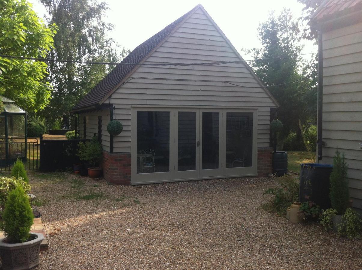 Bonningtons Stansted Self Catering Hotel Stansted Mountfitchet Bilik gambar