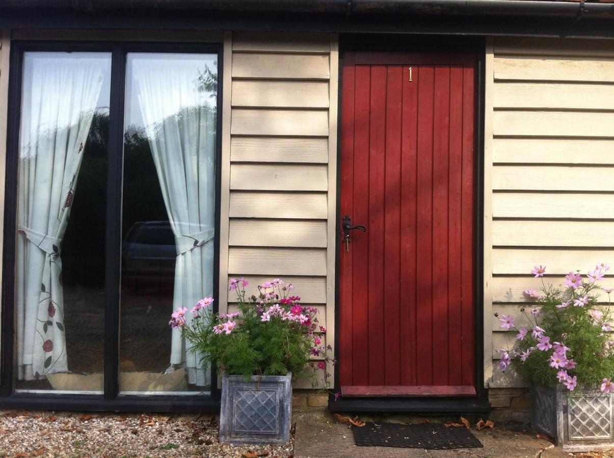 Bonningtons Stansted Self Catering Hotel Stansted Mountfitchet Bilik gambar